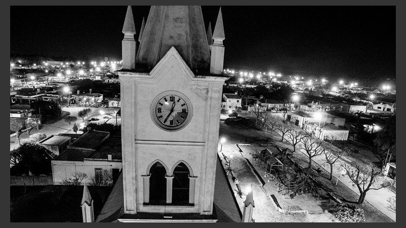 Parroquia de noche.