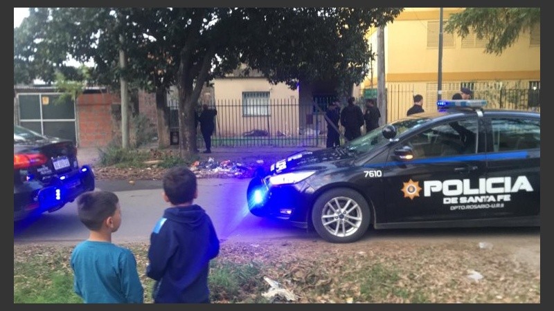 Los bomberos fueron a la casa por un incendio pero se trató de un homicidio.