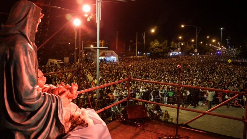 Desde el escenario se veía la marea de gente.